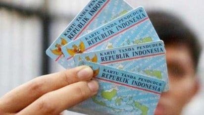 Perekaman e-KTP Tertinggi Nasional, Jakarta Barat Diganjar Penghargaan Kemendagri