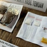 Modus Lempar Paket dari Sawah, Penyelundupan Sabu ke Lapas Karawang Digagalkan Petugas