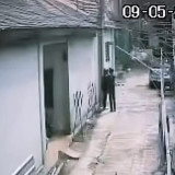 Video Rekaman CCTV-nya Viral, Pelaku Curanmor Beraksi Pakai Senjata Api di Duren Sawit