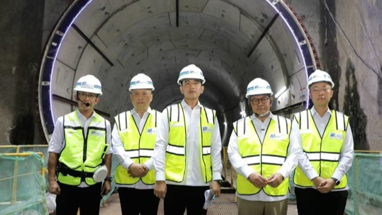 Cek Pembangunan MRT Bundaran HI-Kota Bareng Gibran, Pramono: Progresnya Sudah 59,7 Persen
            - galeri foto