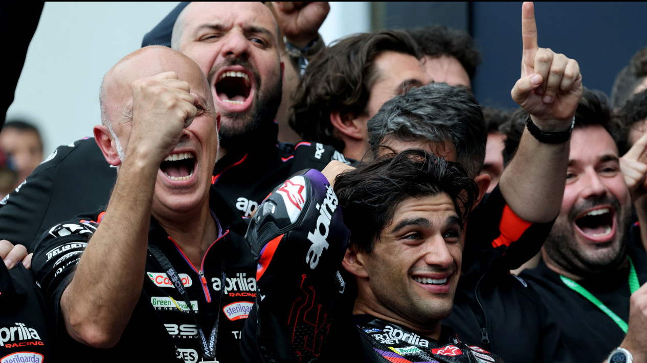 Sukses Menangkan MotoGP Prancis 2026, Jorge Martin Sampaikan Pesan ke Bos Aprilia karena Telah Memintanya untuk...
            - galeri foto