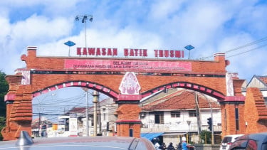 Punya Potensi Jadi Wisata Unggulan Jabar, KDM akan Sulap Kawasan Batik Trusmi Cirebon Seperti Malioboro