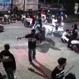 Ratusan Oknum Pesilat Bentrok di Dukun Gresik, Lima Orang Terluka