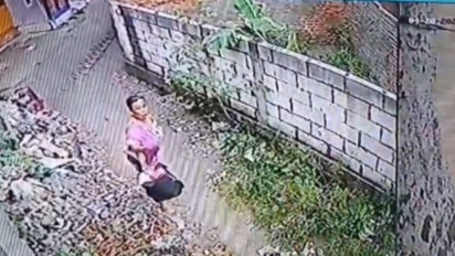 Masriah yang Viral Melempar Kotoran Manusia ke Tetangga Kembali Berulah