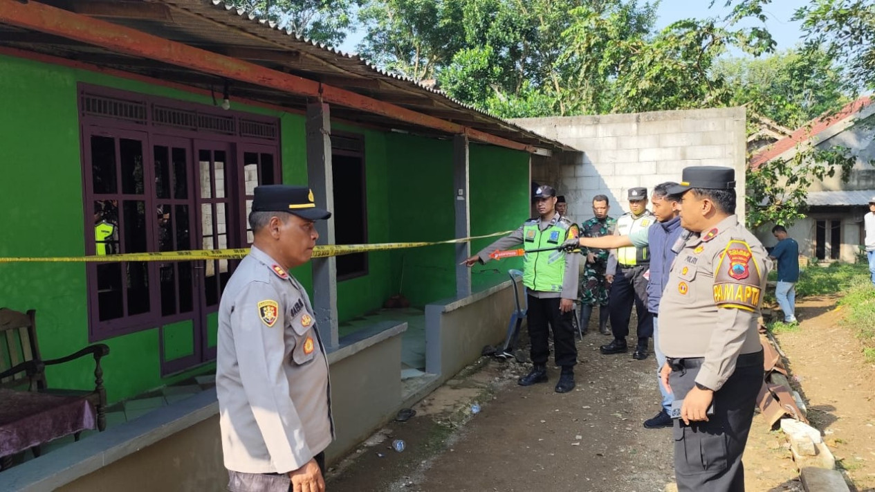 Seorang Pria di Kebumen Ditangkap Polisi Usai Menganiaya Istri dan Mertua Hingga Tewas
            - galeri foto