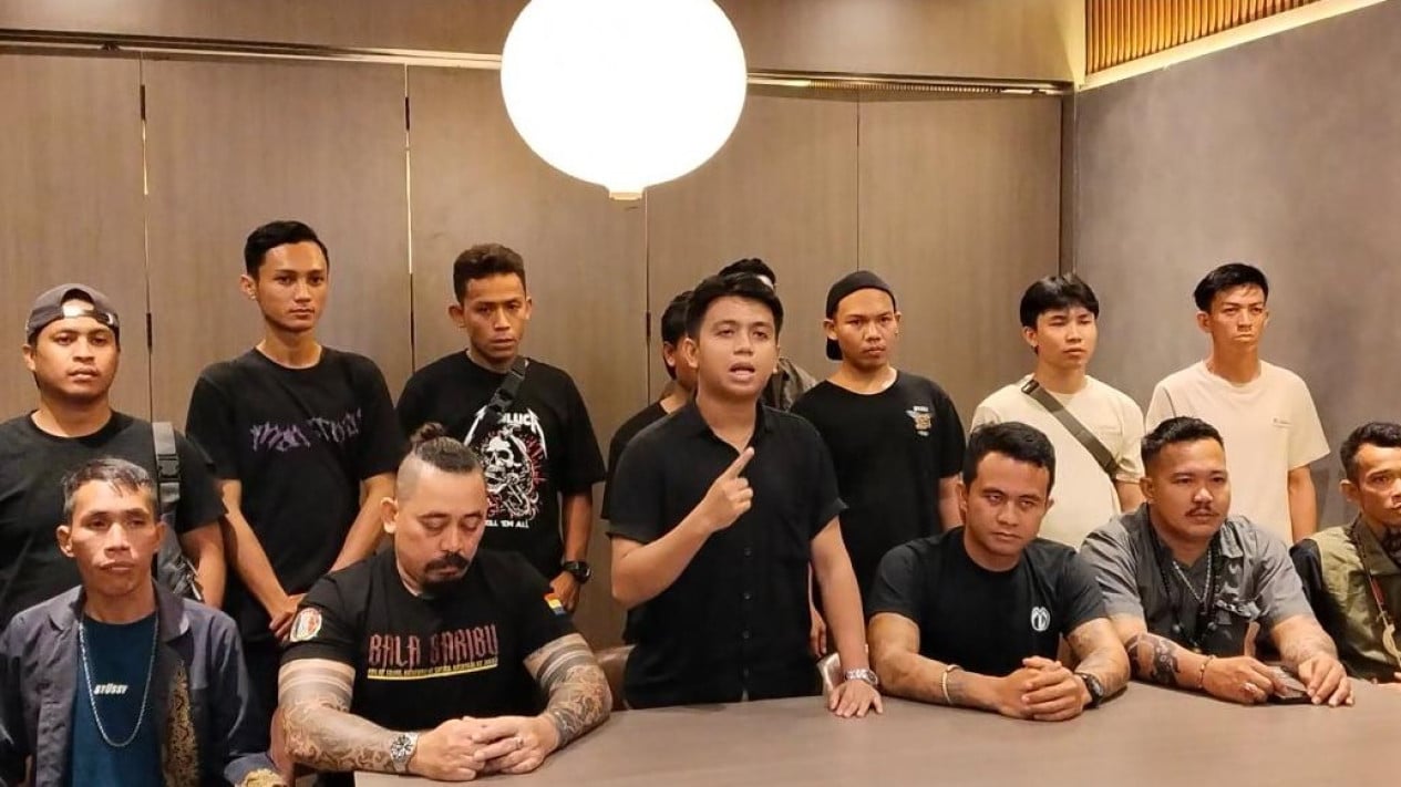 Polemik Dugaan Korupsi Jalan Kabupaten Mempawah, Aliansi Generasi Muda Dayak Bersatu Siap Segel Gedung KPK
            - galeri foto