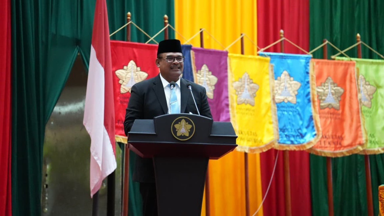 Enam Profesor Dikukuhkan, Ini Pesan Khusus Safrizal ZA
            - galeri foto
