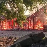 Diduga Korsleting Listrik, Rumah Warga di Lengkong Nganjuk Ludes Terbakar hingga Rata dengan Tanah