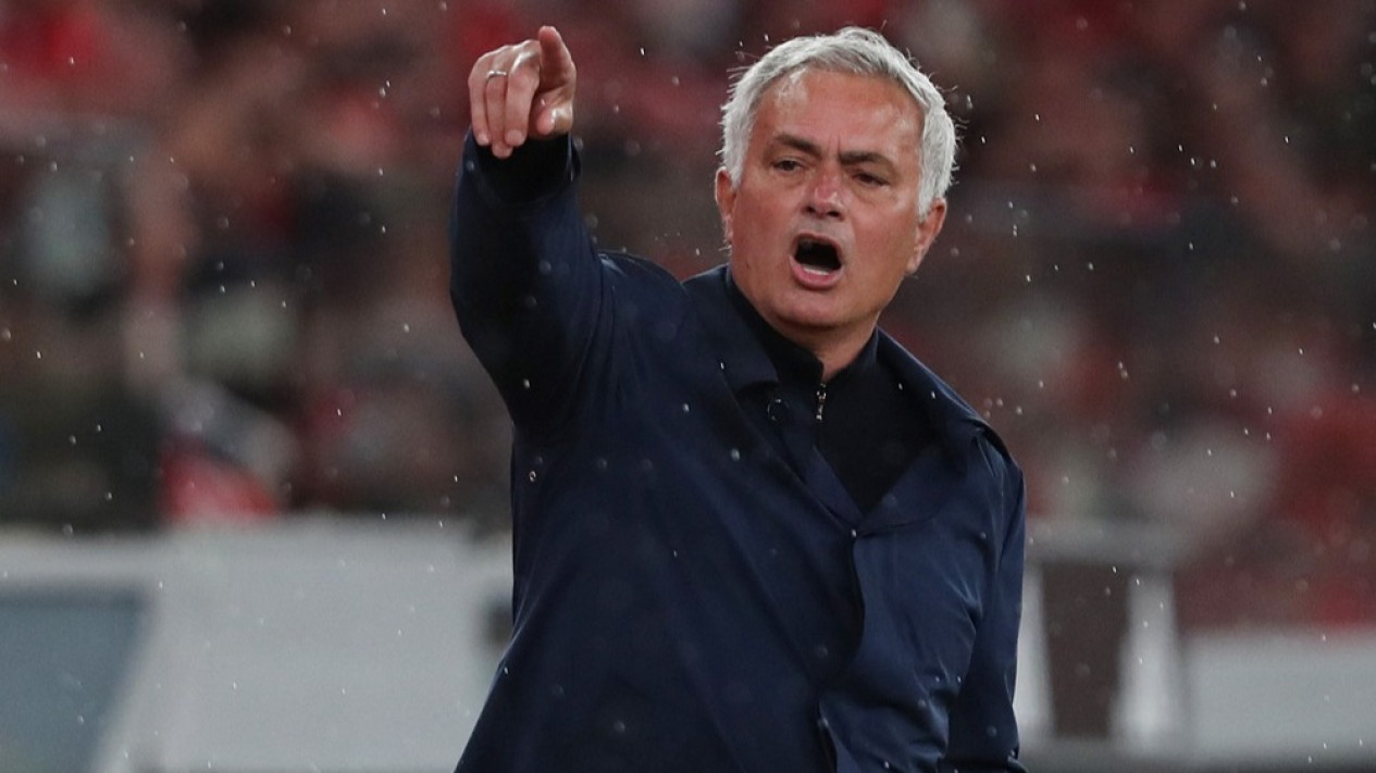 Jose Mourinho Segera Resmi Kembali ke Real Madrid? Jurnalis Ternama Ungkap Situasi Terkini Negosiasi
            - galeri foto