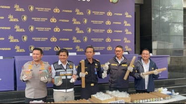 Polda Metro Gagalkan Penyelundupan 760 Kilogram Merkuri Ilegal ke Filipina, Dua Pelaku Ditangkap