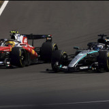 Kian Tertinggal dari Para Rival, Lewis Hamilton Curiga Ferrari Melewatkan Hal Penting di F1 2026