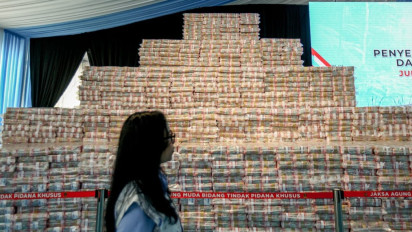 Lensa Berbicara: Penampakan Uang Rp10,27 Triliun Hasil Penertiban Hutan Curi Perhatian