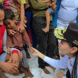 Tak Tega, Sherly Tjoanda Minta Datangkan Dokter untuk Cek Kesehatan Anak-anak Suku Togutil: Bawa ke Sini, Ya