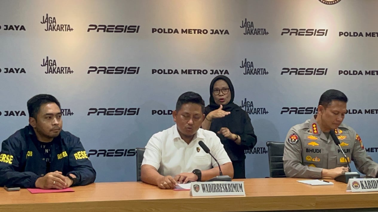 Polisi Ungkap Modus Pelaku Curas Pemotor di Jakbar, Keliling Cari Target di Tempat Sepi-Ancam Pakai Sajam
            - galeri foto