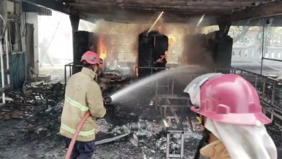 Ratusan Motor Karyawan PT Arami Jaya di Purworejo Terbakar, Damkar Kerahkan Enam Unit Mobil Pemadam
