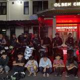 Aksi Balap Liar di Jakarta Timur Berhasil Digagalkan, Tujuh Remaja dan Barang Bukti Motor Tak Sesuai Standar Diamankan