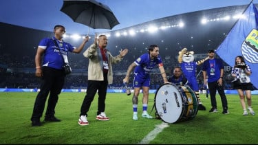 Sesama Eks Persija, Terungkap Alasan Marc Klok Beri Bonus pada Adam Alis atas Kemenangan Persib di El Clasico