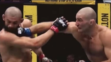 Percakapan Mengejutkan Khamzat Chimaev dengan Pelatih Strickland Terungkap di Tengah Pertarungan UFC 328: Kamu Orang Sakit Jiwa