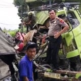 Kecelakaan Adu Banteng Dua Truk di Gresik, Sopir Dump Truk Tewas Terjepit