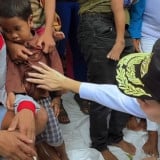 Sherly Tjoanda Tak Tega Lihat Anak Suku Togutil yang Perutnya Buncit dan Kekurangan Gizi: Bawa Dokternya ke Sini