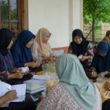 Strategi Perempuan Indonesia Kelola Usaha Mikro agar Bertahan di Tengah Krisis