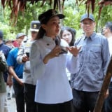 Suku Togutil Ragukan Janji Pemprov Malut Buatkan Bangunan Layak Huni, Sherly Tjoanda: Kita Bikin Lebih Bagus