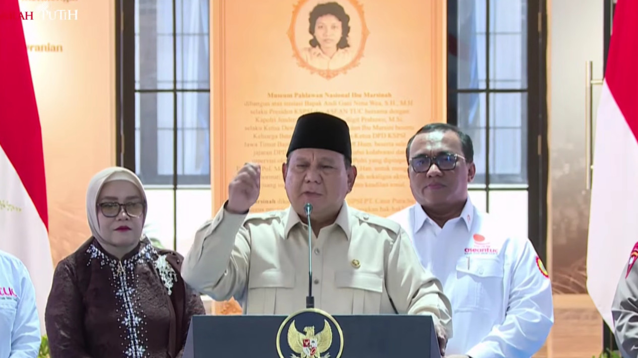 Prabowo Tegaskan Bung Karno Milik Seluruh Bangsa: Maaf, Bukan Satu Partai!
            - galeri foto