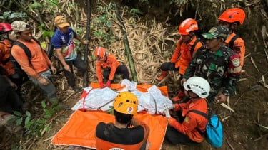 Tim SAR Gabungan Temukan 2 Korban Longsor Curug Cileat Subang, Keduanya Meninggal Dunia