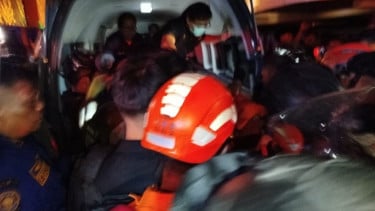 Detik detik Evakuasi Korban Meninggal Kebakaran Megamall Manado
