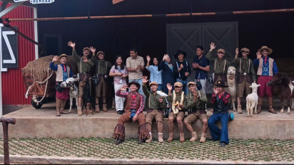 Sambut Libur Sekolah, Saksikan Animal Show Nuansa Peternakan di Dairyland Farm Theme Park Puncak