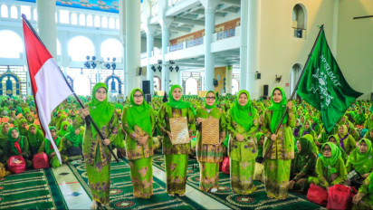 Peringati Harlah ke-80 Muslimat NU, Khofifah bersama Menteri Arifah, serta Syeikh Afeefuddin, Gaungkan Perdamaian Dunia kepada PBB