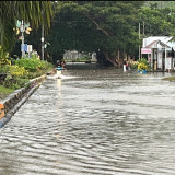 Drainase Buruk, Air Meluap dan Rendam Perkantoran