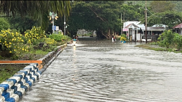 Drainase Buruk, Air Meluap dan Rendam Perkantoran