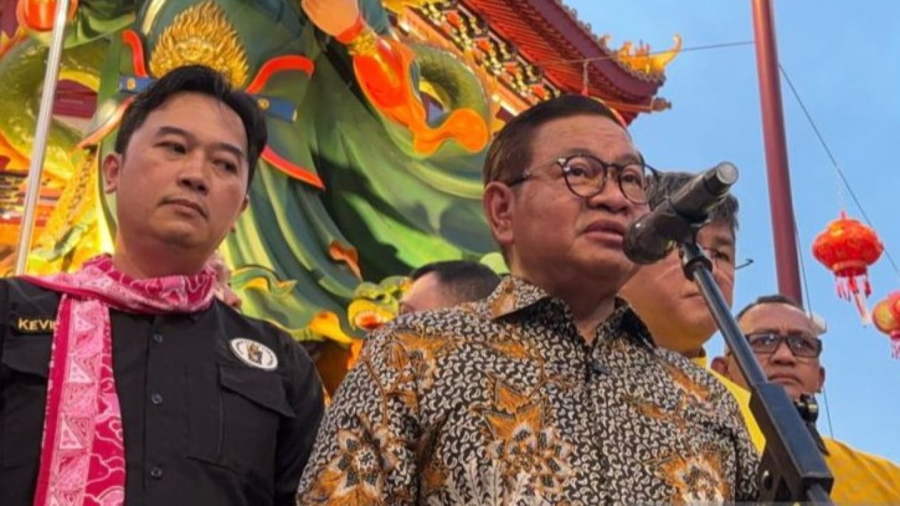 Gubernur Pramono Anung Desak Hukuman Berat bagi Penjambret WNA di Bundaran HI
            - galeri foto