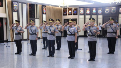Kapolri Lantik Komjen Panca Putra Jadi Kalemdiklat dan 5 Kapolda Baru di Mabes Polri