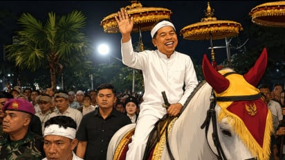 Terenyuh Lihat Warga yang Datang ke Kirab Mahkota Binokasih Meski Sedang Sakit, Dedi Mulyadi Kasih Rp20 Juta: Buat Berobat