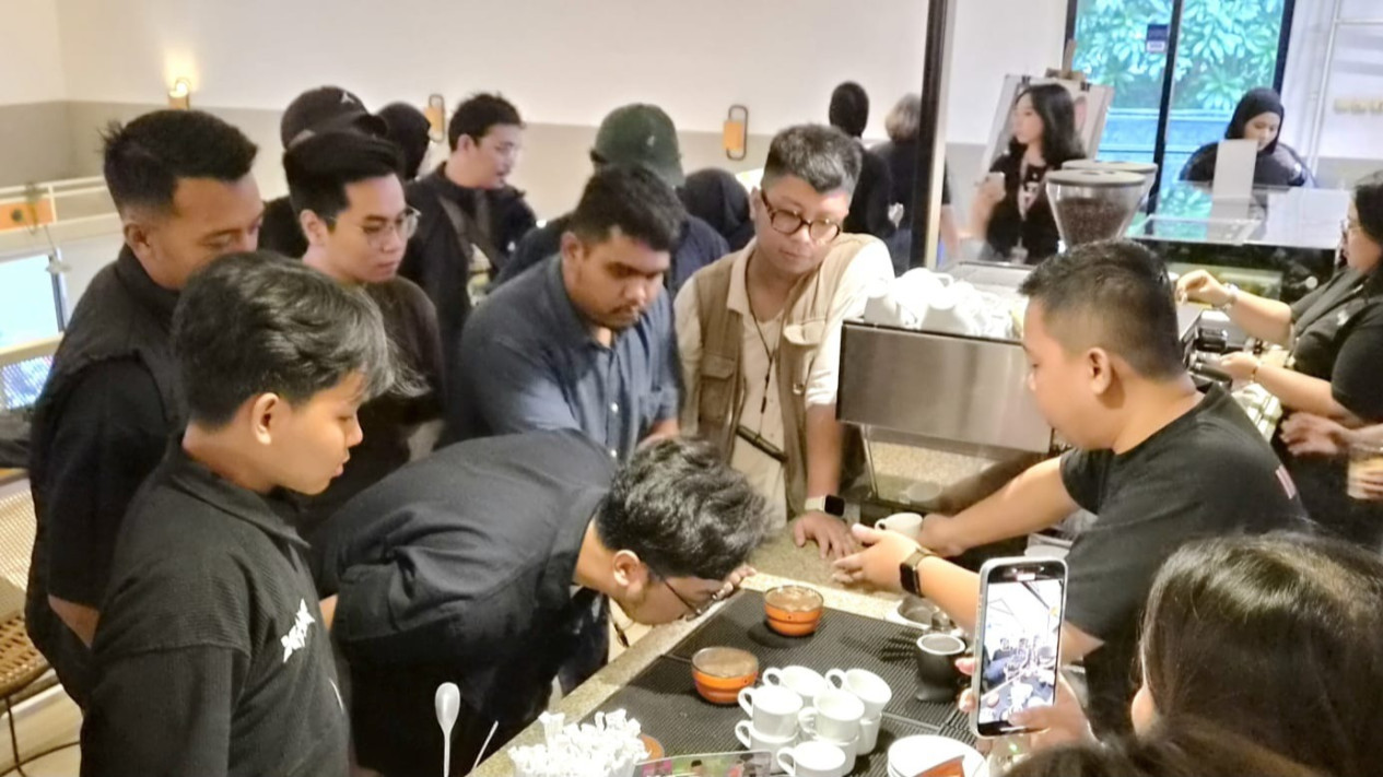 Tren Penikmat Meningkat, Jurnalis Ikut Pelatihan Pembuatan dan Usaha Kopi
            - galeri foto