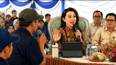 Warga Ternate Mengeluh Soal Utang dan Pinjol, Sherly Tjoanda Langsung Jawab Tegas: Saya Tidak Bisa Bantu