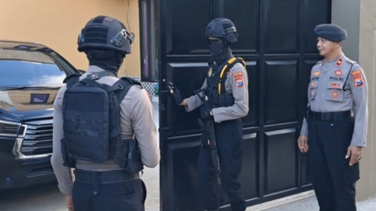 KPK Datangi Rumah Warga di Pacitan, Diduga Lakukan Penggeledahan