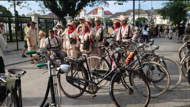 Komunitas Onthelis Padati Benteng Vredeburg Yogyakarta dalam Rakernas KOSTI dan Ajang Nostalgia​