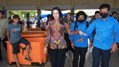 Aksi Sigap Ajudan Sherly Tjoanda Mendadak Viral, Gubernur Malut Cukup Ayunkan Tangan Langsung Paham Maksudnya