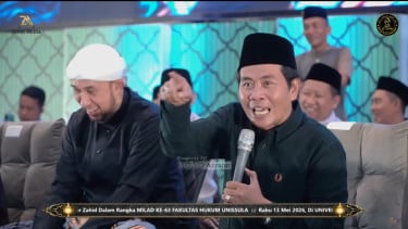 Innalillahi, Kiai Anwar Zahid Alami Kecelaan: Mobil Alphard-nya Dihantam Truk Trailer di Bojonegoro