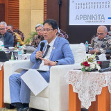 Rupiah Nyaris Rp17.700 per Dolar AS, Menkeu Purbaya Pastikan Harga Dalam Negeri Tetap Aman