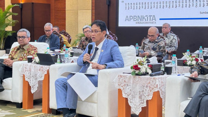 Rupiah Nyaris Rp17.700 per Dolar AS, Menkeu Purbaya Pastikan Harga Dalam Negeri Tetap Aman
