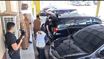 KPK Geledah Sejumlah Ruangan di Gedung Terpadu Ponorogo