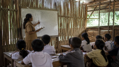 Guru Honorer dan Tantangan Pendidikan di Daerah Terpencil, Tidak Hanya Mengajar dengan Ilmu, tetapi juga Hati