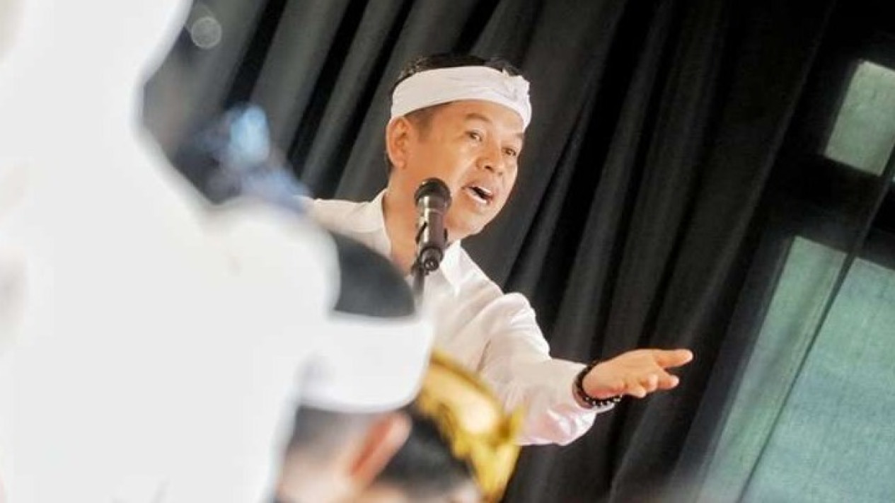 Bantah Isu Jawa Barat Ganti Nama Jadi 'Tatar Sunda', Dedi Mulyadi Tegaskan Pemprov Hanya Fokus Kerja
            - galeri foto