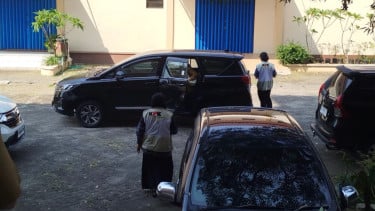 KPK Geledah Dinkes dan Dindik Ponorogo, Tiga Koper Dokumen Diamankan