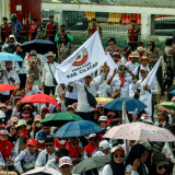 Demo di Depan DPR, Ribuan Guru Madrasah Ibtidaiyah Tuntut Pemerintah Permudah Jadi PPPK