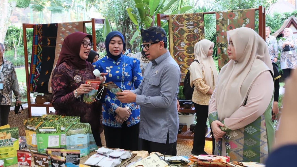 UMKM Harus Masuk Algoritma Kekinian, Wamendagri Bima Arya Soroti Pentingnya Digital Marketing
            - galeri foto